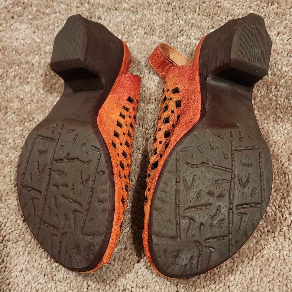 Artisan Orange Leather Sandals with Floral Accent - Picture 2 of 6